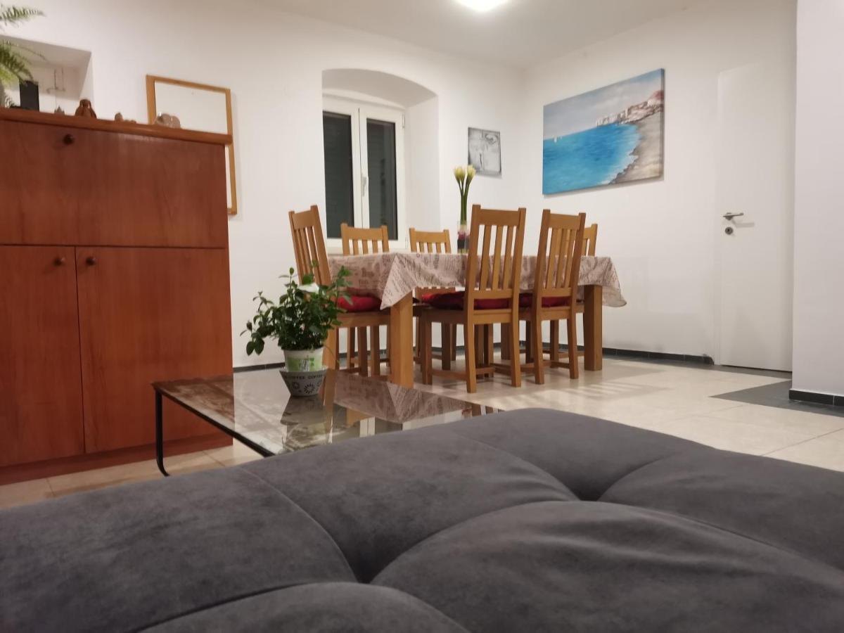 Diana Rooms And Apartment สปลิท ภายนอก รูปภาพ